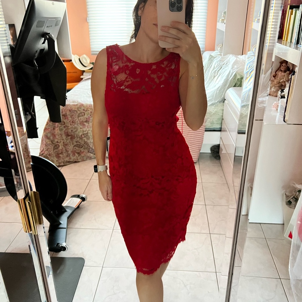 Red lace sheath dress!